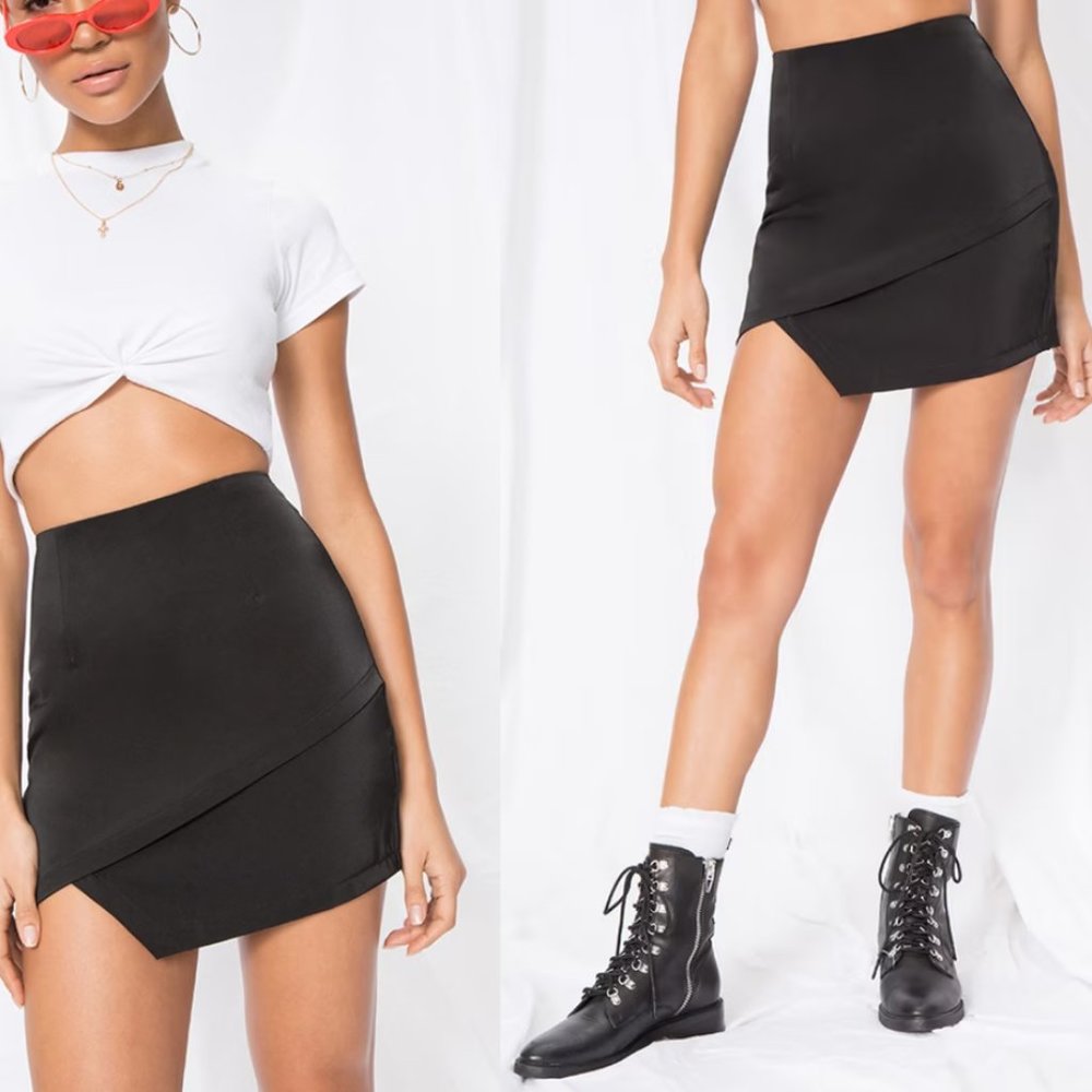 Revolve Superdown Saira satin mini skirt - XS